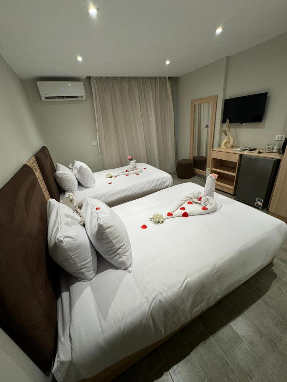 Khufu Pyramids Inn Nazlet el-Sisi Ngoại thất bức ảnh